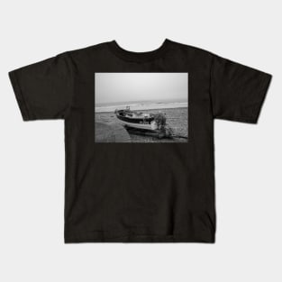 Traditional fishing boat on Cromer Beach on the Norfolk coast Kids T-Shirt